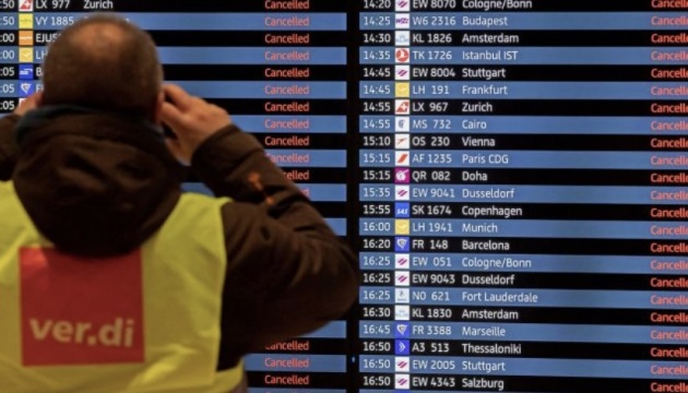 Берлінський аеропорт повністю паралізований через страйк — скасовані  300 рейсів