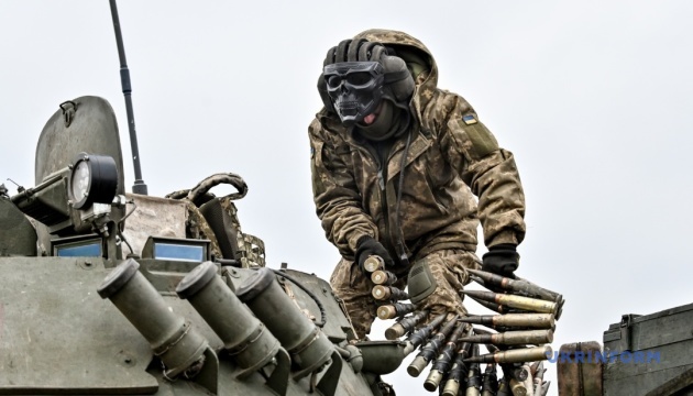 Feind versucht in kleinen Gruppen, Stellungen der Streitkräfte im Stadtgebiet von Kurachowe einzunehmen – Militär