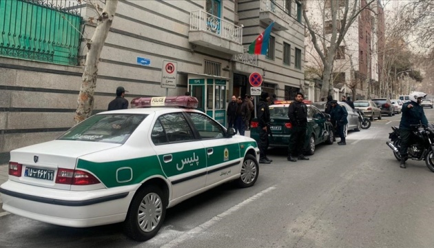 Азербайджан після нападу на посольство в Тегерані евакуює співробітників дипмісії