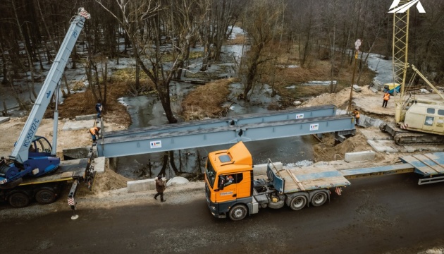 На Чернігівщині почали монтаж другого модульного мосту від Франції