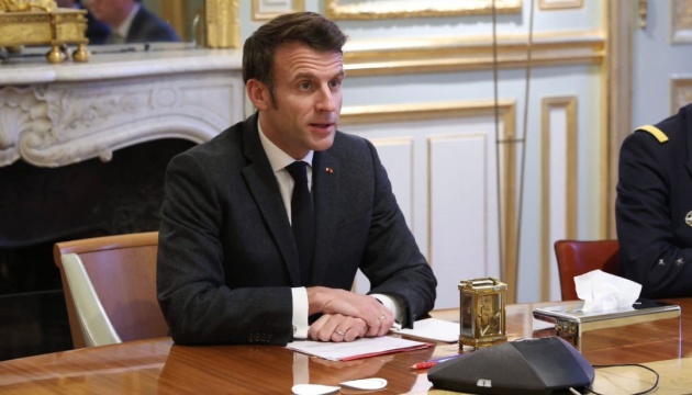 Macron on Mirage warplanes for Ukraine: Immediate training of pilots is a priority