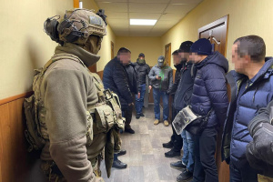 Сутенерство та «кришування» борделів: у Києві викрили злочинну групу посадовців
