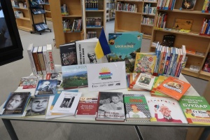 Посол Макеєв передав берлінській бібліотеці українські книжки