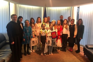 Українські діти заколядували у Посольстві в Угорщині