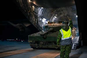 Перший канадський Leopard 2 для України вже прибув до Польщі