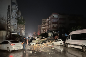 Внаслідок землетрусу в Туреччині й Сирії загинули понад 300 осіб