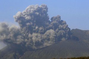 В Японії почалося виверження вулкана Сакура-дзіма