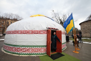 ウクライナ西部にカザフスタン人が住民支援施設「不屈のユルト」設置
