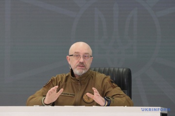 Reznikov: Ucrania espera recibir equipos de defensa aérea y un millón de proyectiles de sus socios