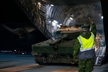 El primer tanque canadiense Leopard 2 enviado a Ucrania llega a Polonia