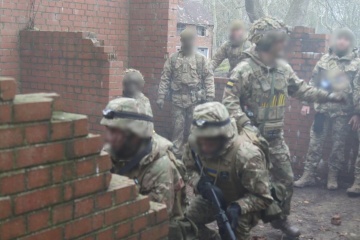 Ukraińscy wojskowi w Wielkiej Brytanii ćwiczą działania ofensywne i obronne


