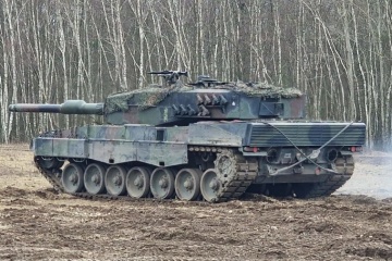 ウクライナ戦車兵、独製主力戦車レオパルト２の訓練開始