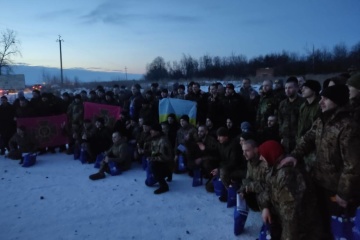 Más de 100 ucranianos liberados del cautiverio ruso