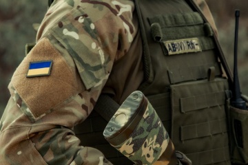 ウクライナ国民の過去１年の変化　軍への信頼９７％
