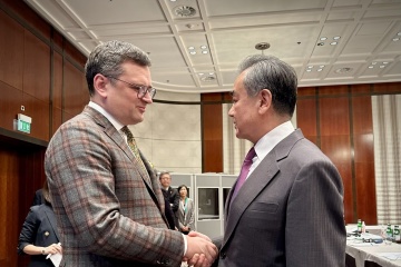 Kuleba spricht mit Top-Diplomat Chinas Wang Yi über Wiederherstellung des Friedens
