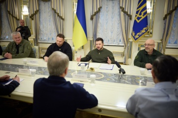 Selenskyj erörtert mit US-Kongressabgeordneten Bedarf der Ukraine an Waffen und Sondertribunal für Russland