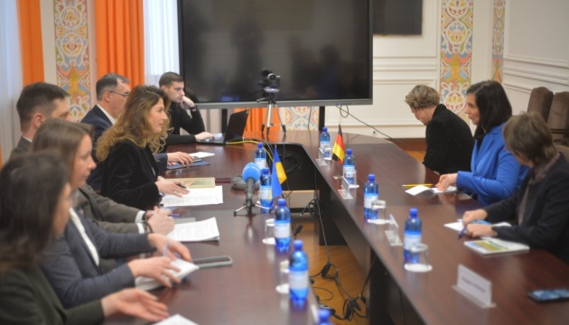 Джапарова та віцепрезидентка Бундестагу обговорили кроки для звільнення політв’язнів