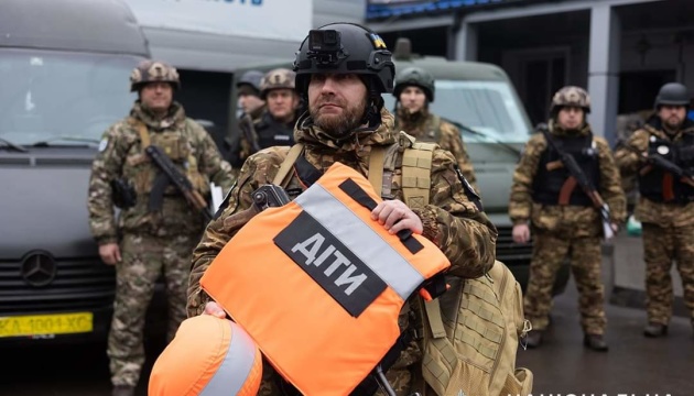 Львівський оборонний кластер передав 500 дитячих бронежилетів ювенальній поліції