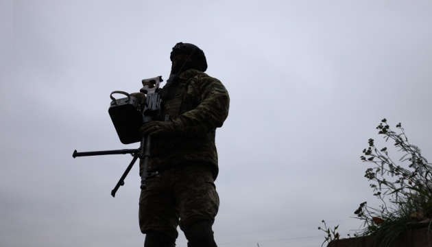 Прикордонники на Донеччині зірвали триколор, яким росіяни «позначили» територію