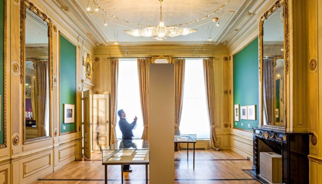 У двох музеях Нідерландів запрацювали україномовні аудіогіди