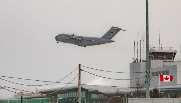 Канадські ВПС вже доправили в Україну понад 4500 тонн військової допомоги