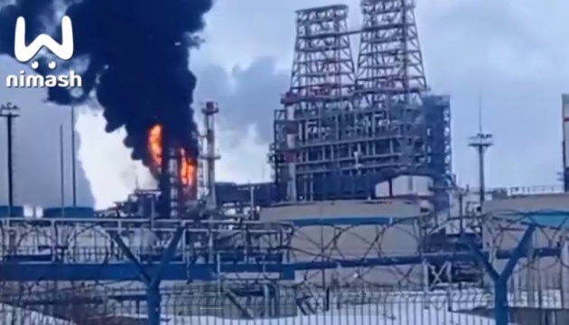 На заводі «Лукойла» у росії сталася пожежа