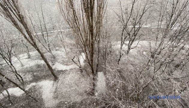 Небезпечна негода: синоптики попереджають про хуртовини та сильний вітер у четвер