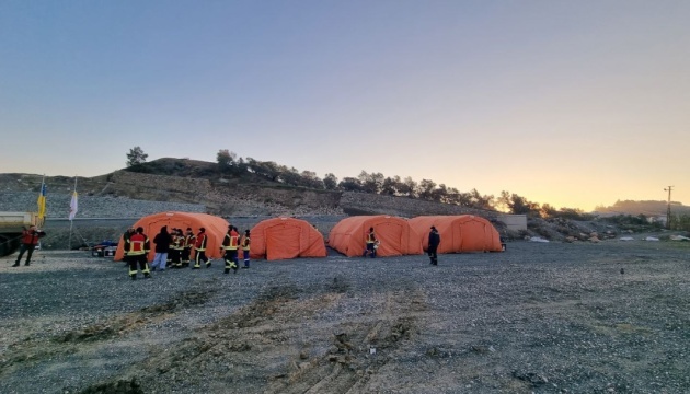  
Ukrainian rescuers set up tent city in Turkey’s Antakya

