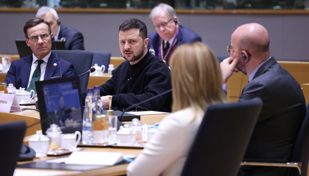 Зеленський під час зустрічі з лідерами ЄС передав їм списки озброєння, якого потребує Україна 