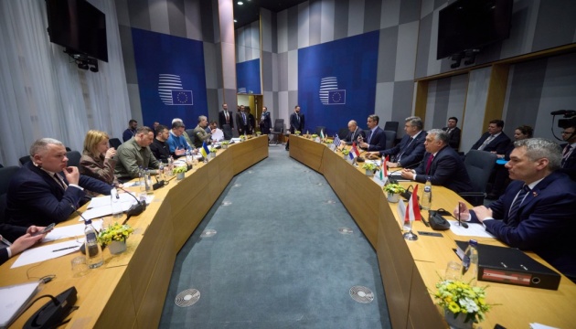 Zelensky, EU leaders discuss defense support for Ukraine