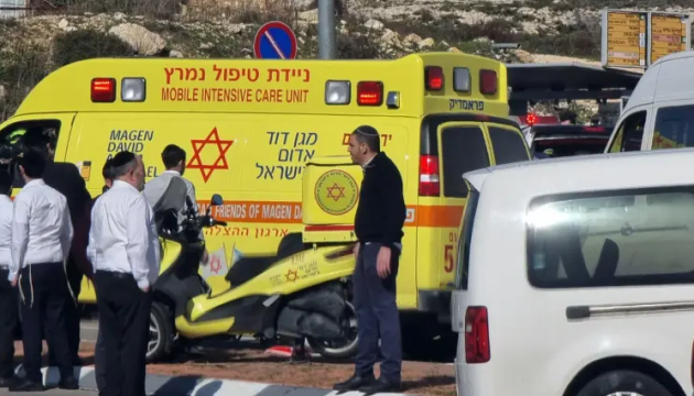 У Єрусалимі терорист в’їхав в автобусну зупинку, є загиблі та постраждалі
