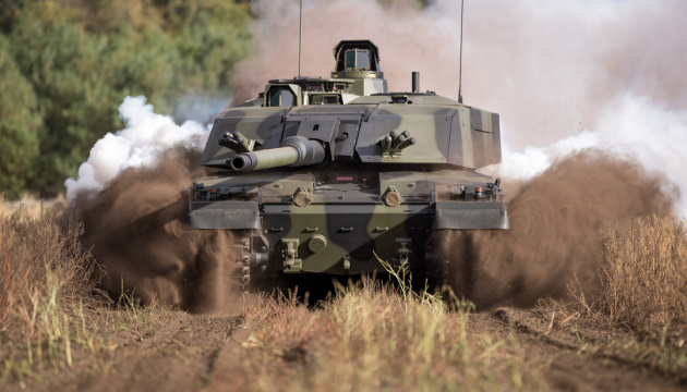 レズニコウ宇国防相、英国供与の主力戦車「チャレンジャー２」のウクライナへの到着を報告