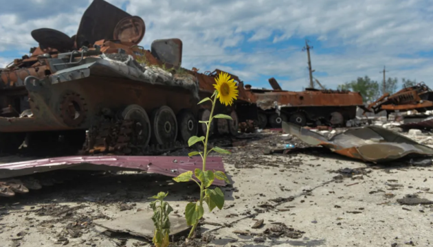 Зеленський показав відео про знищене росіянами довкілля України