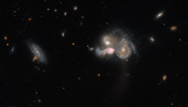 Hubble показав галактичне тріо в сузір'ї Волопаса