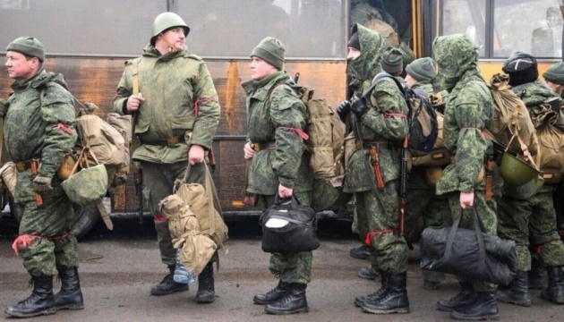 In occupied Luhansk region, Russians force locals, convicts into assault squads