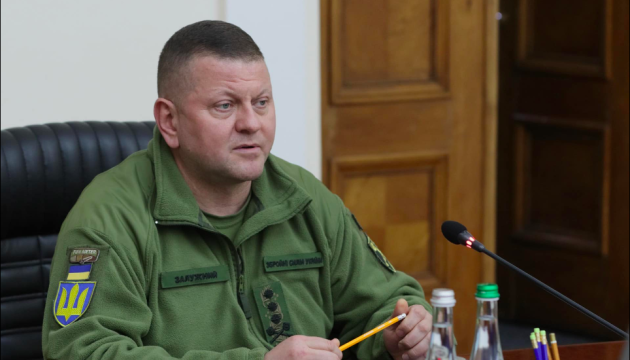ザルジュニー・ウクライナ軍総司令官、米統合参謀本部議長と前線の状況につき協議