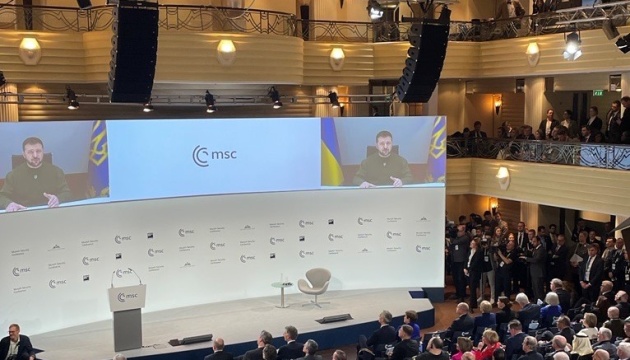 Selenskyj bei Münchner Sicherheitskonferenz: Keine Alternative zum Sieg der Ukraine