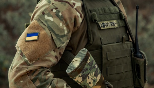 ウクライナ国民の過去１年の変化　軍への信頼９７％