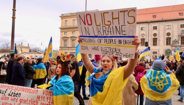 Близько двох тисяч українців провели демонстрацію в Мюнхені