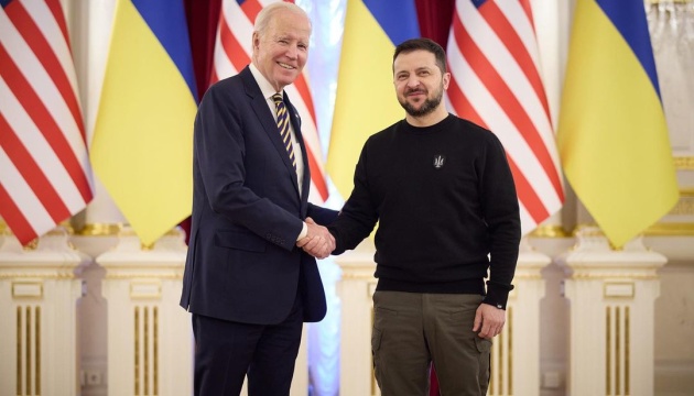 Biden przyjechał z wizytą na Ukrainę

