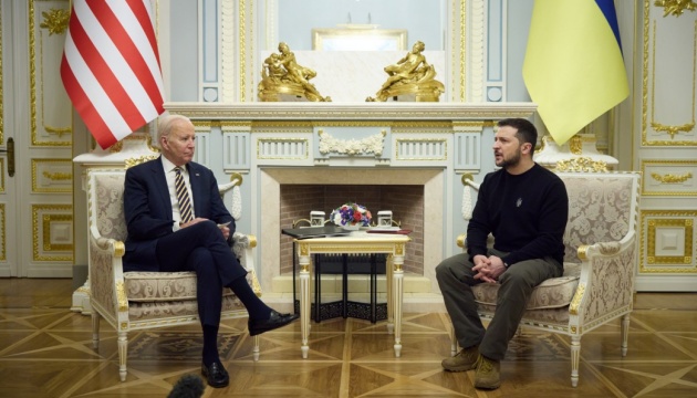 ゼレンシキー宇大統領、バイデン米大統領と会談　「共通の勝利を近づける対話だった」