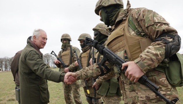 У Британії пройшли навчання понад 10 тисяч українських військових