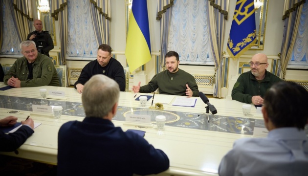 Selenskyj erörtert mit US-Kongressabgeordneten Bedarf der Ukraine an Waffen und Sondertribunal für Russland