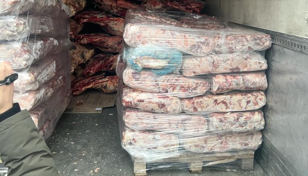 На Прикарпатті через недбалість зіпсувались 8,5 тонни м’яса, для військових