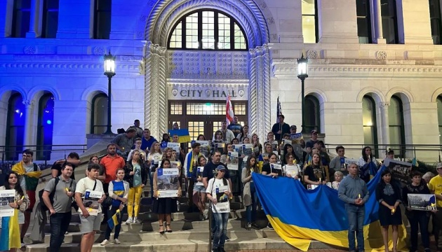 Українці проводять акції до річниці вторгнення рф у десятках міст Північної Америки