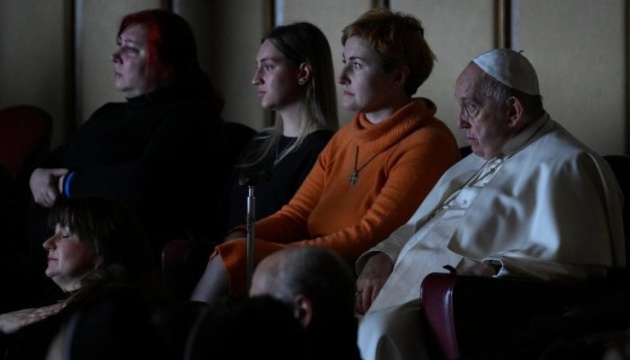 Папа Римський закликав молитися за Україну після перегляду фільму про війну