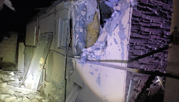 Ворог уночі обстріляв Нікопольський район - пошкоджені вісім приватних будинків