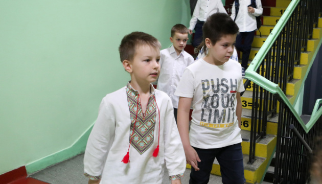 У школах і дитсадках Польщі навчаються майже 190 тисяч українських дітей-біженців
