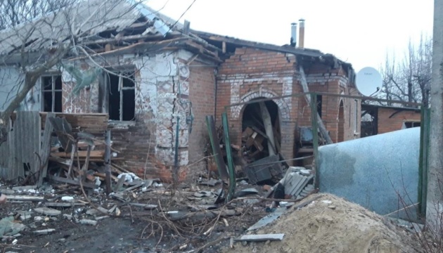 Rusi opäť masívne ostreľovali pohraničné oblasti Charkovskej oblasti, jeden bol zranený