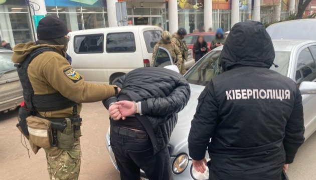 За шахрайство з автівками для ЗСУ судитимуть жителя Одещини